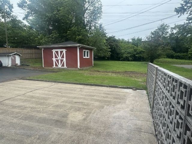 5105 Regent Dr, Nashville, TN 37220