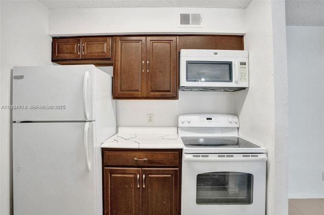 2946 S University Dr 7108, Davie, FL 33328