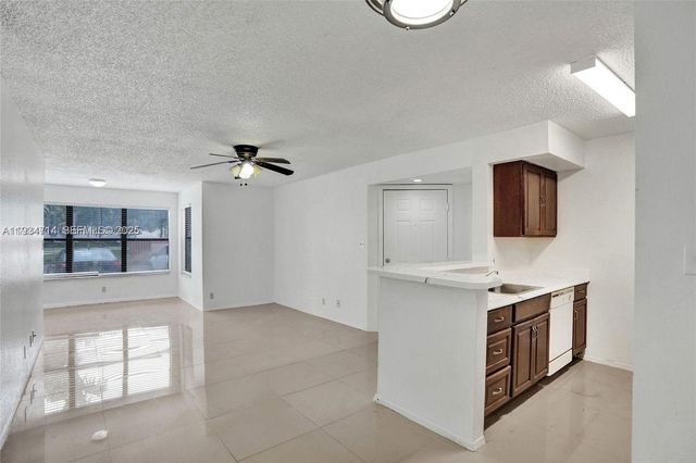 2946 S University Dr 7108, Davie, FL 33328