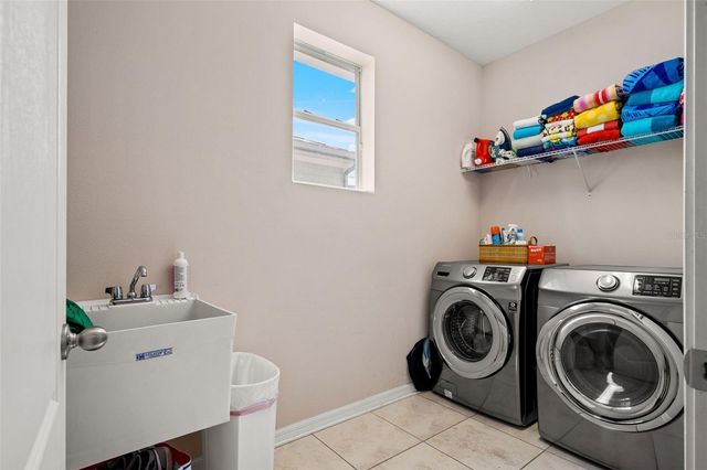 2906 N PERRY AVENUE, Tampa, FL 33602