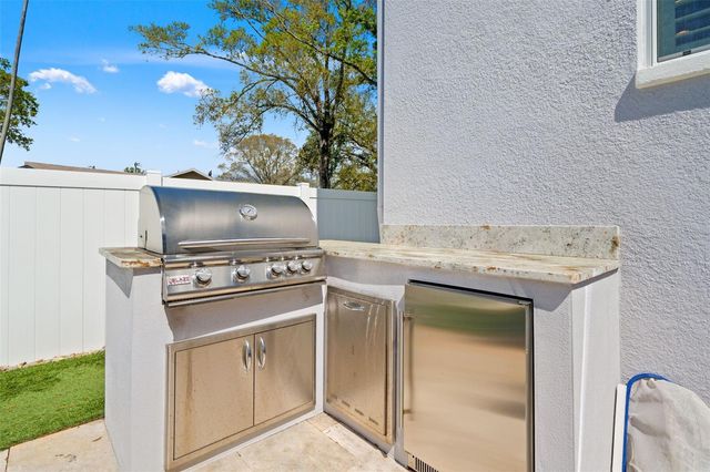 2906 N PERRY AVENUE, Tampa, FL 33602