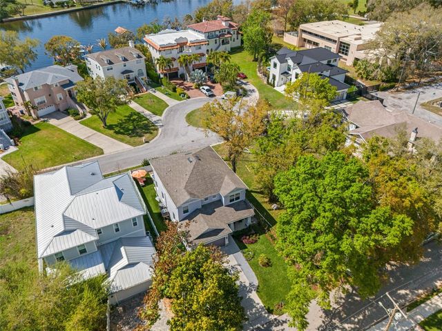 2906 N PERRY AVENUE, Tampa, FL 33602