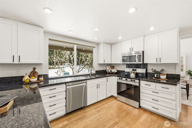 16006 NE 160TH Street, Woodinville, WA 98072