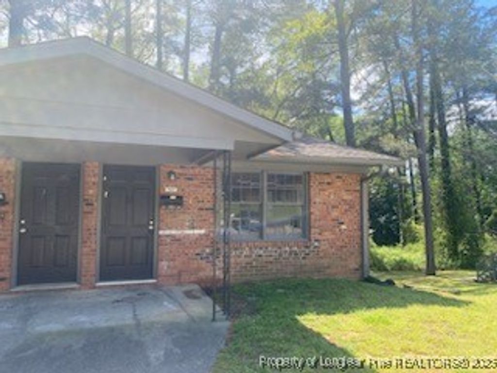 4215 S Dowfield Drive, Fayetteville, NC 28311