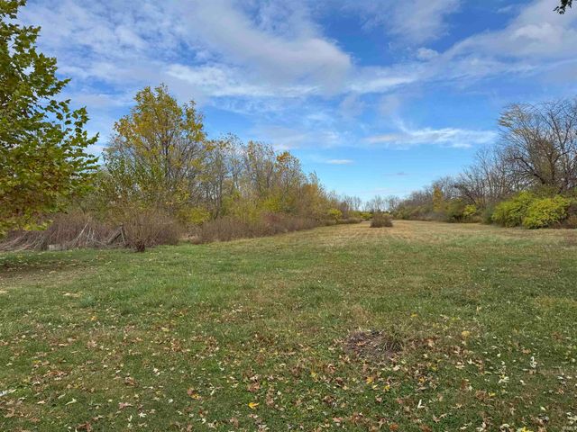 2104 E Delta Drive, Muncie, IN 47303