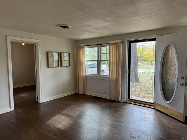 2104 E Delta Drive, Muncie, IN 47303