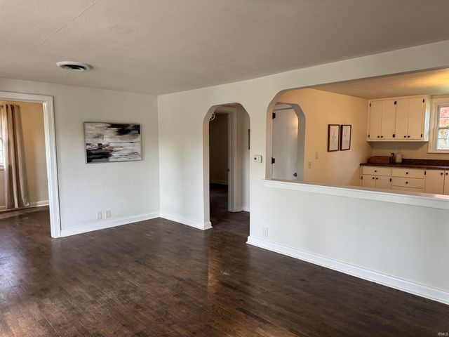 2104 E Delta Drive, Muncie, IN 47303