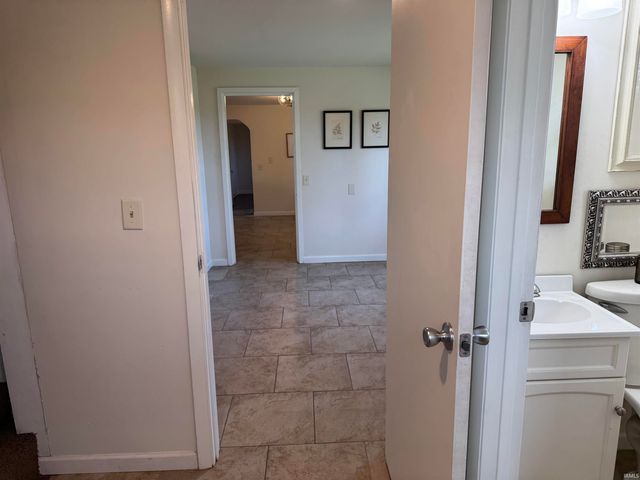 2104 E Delta Drive, Muncie, IN 47303