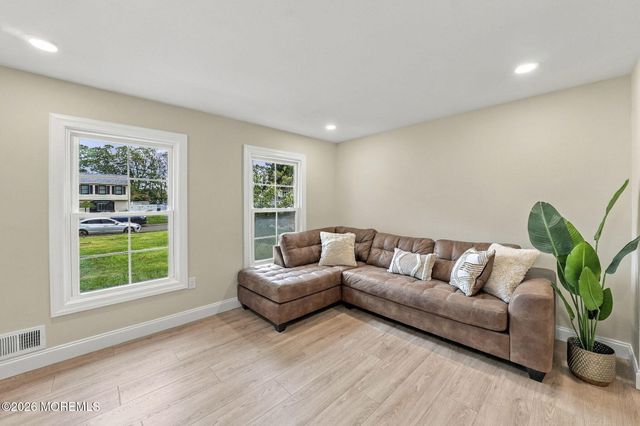 510 Pheasant Lane, Toms River, NJ 08753