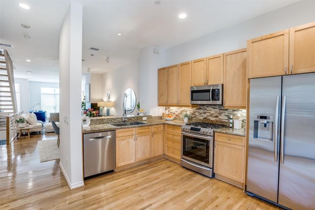 4310 Buena Vista Street 27, Dallas, TX 75205