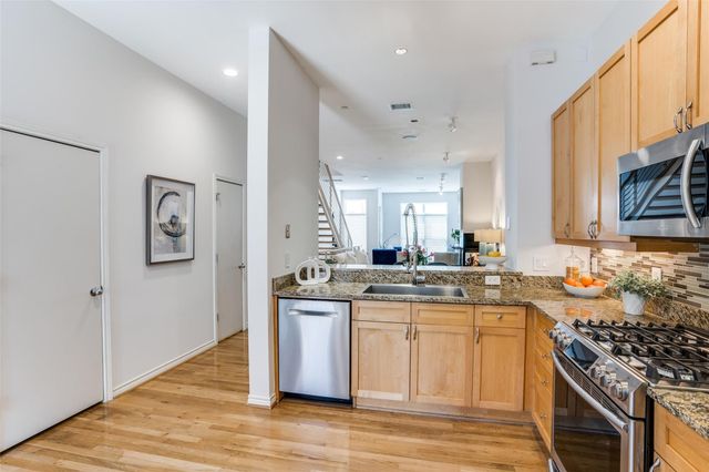 4310 Buena Vista Street 27, Dallas, TX 75205