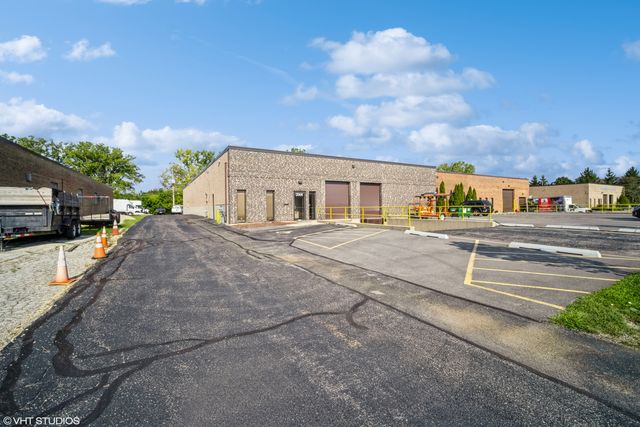 2068 FOSTER Avenue, Wheeling, IL 60090