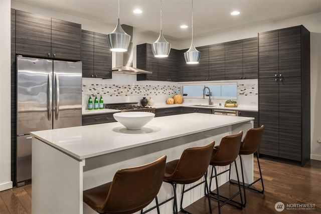 7002 23rd Avenue NW, Seattle, WA 98117