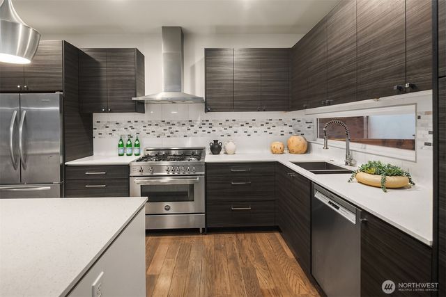 7002 23rd Avenue NW, Seattle, WA 98117