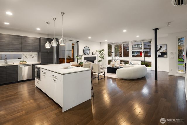 7002 23rd Avenue NW, Seattle, WA 98117