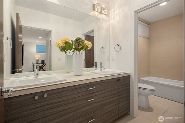 7002 23rd Avenue NW, Seattle, WA 98117