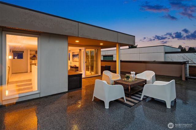 7002 23rd Avenue NW, Seattle, WA 98117