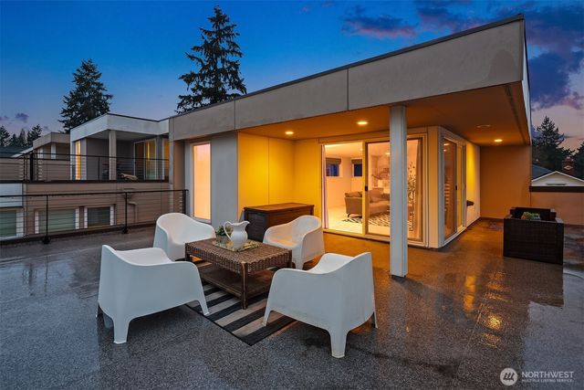 7002 23rd Avenue NW, Seattle, WA 98117