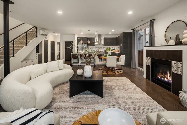 7002 23rd Avenue NW, Seattle, WA 98117