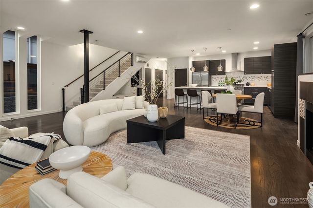 7002 23rd Avenue NW, Seattle, WA 98117