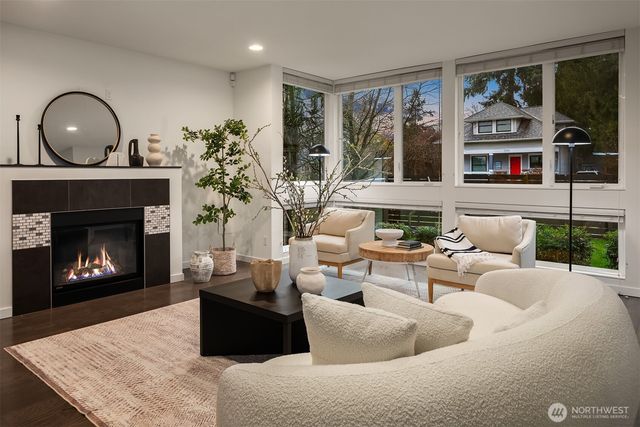 7002 23rd Avenue NW, Seattle, WA 98117