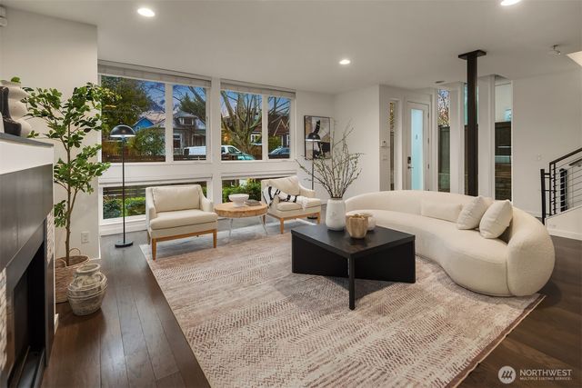 7002 23rd Avenue NW, Seattle, WA 98117