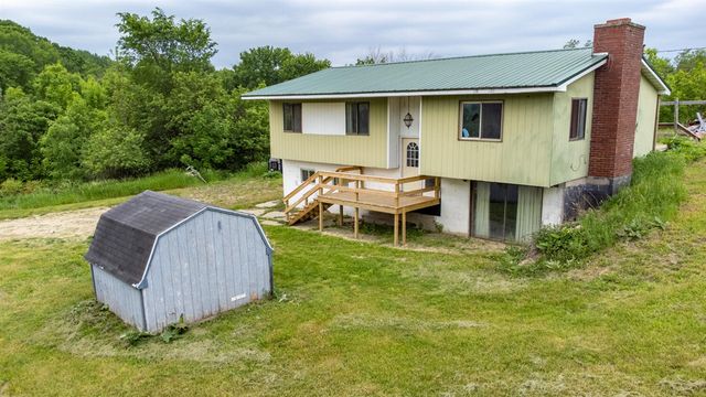 4035 N Comstock Avenue, Hesperia, MI 49421