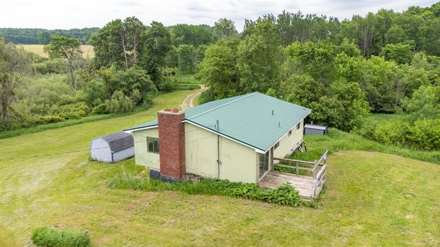 4035 N Comstock Avenue, Hesperia, MI 49421