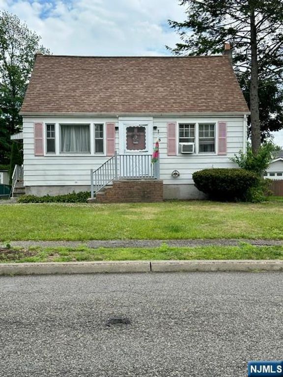 5 Roy Avenue, Bloomingdale, NJ 07403