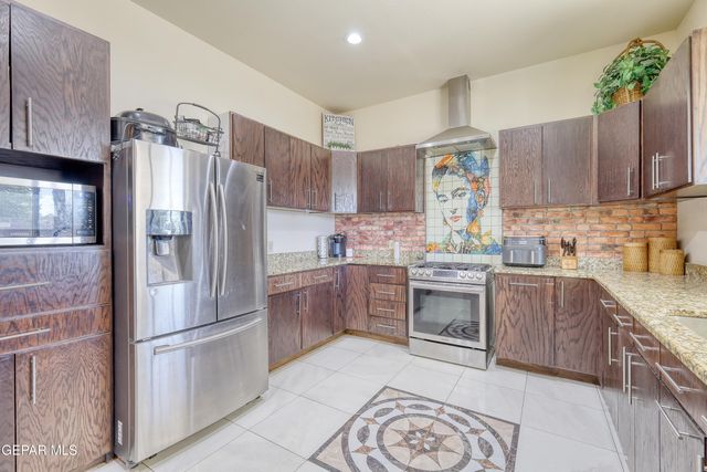 10728 Regina Drive, Socorro, TX 79927