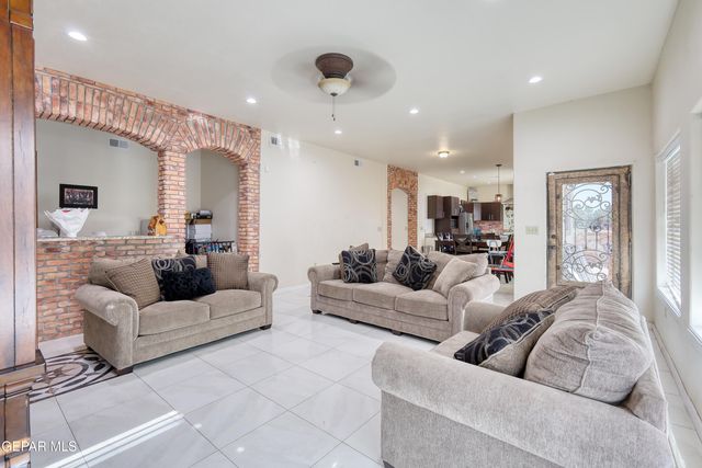 10728 Regina Drive, Socorro, TX 79927