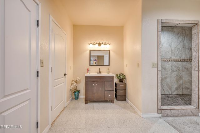 10728 Regina Drive, Socorro, TX 79927