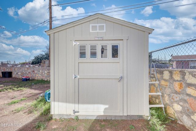 10728 Regina Drive, Socorro, TX 79927