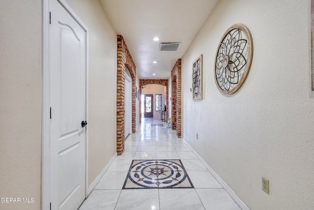 10728 Regina Drive, Socorro, TX 79927