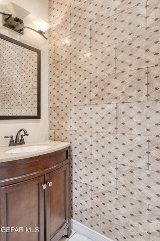 10728 Regina Drive, Socorro, TX 79927