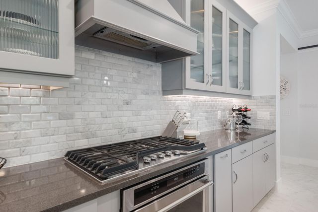 5557 LONG SHORE LOOP, Sarasota, FL 34238