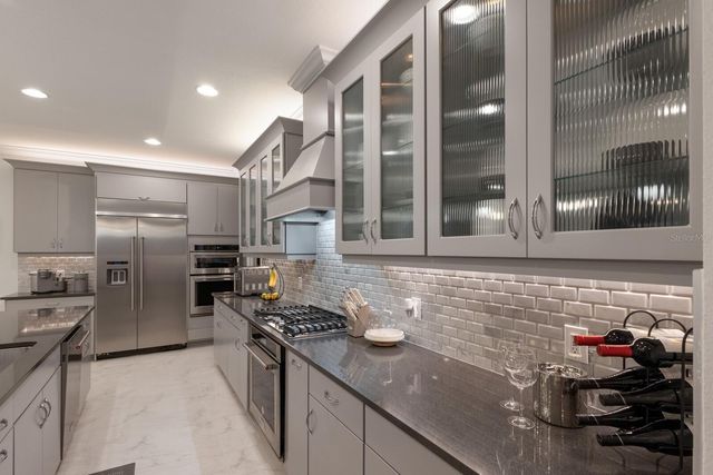 5557 LONG SHORE LOOP, Sarasota, FL 34238