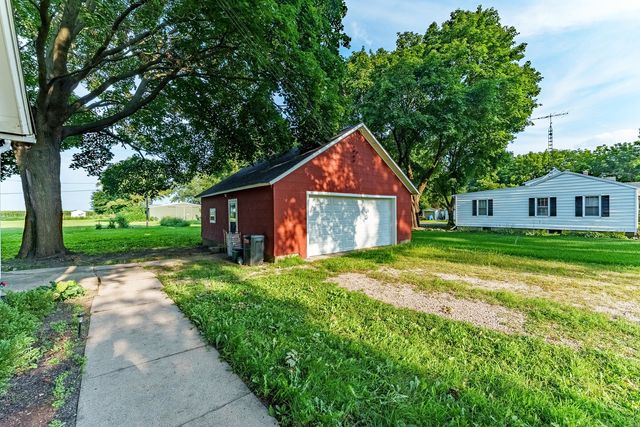 415 S Essex Street, Leland, IL 60531