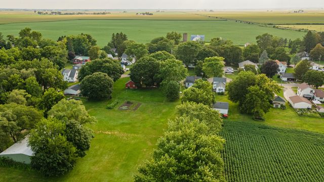 415 S Essex Street, Leland, IL 60531