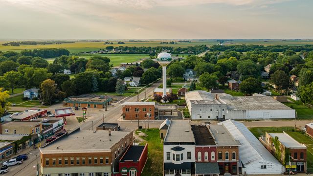 415 S Essex Street, Leland, IL 60531