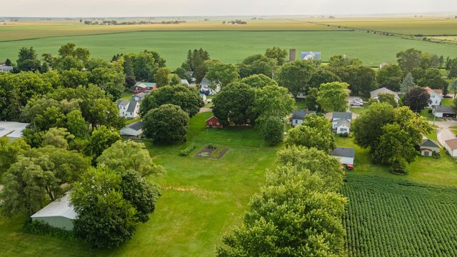 415 S Essex Street, Leland, IL 60531