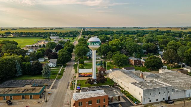 415 S Essex Street, Leland, IL 60531