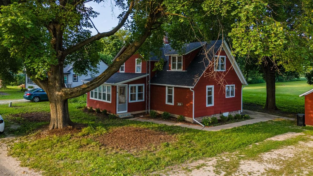 415 S Essex Street, Leland, IL 60531