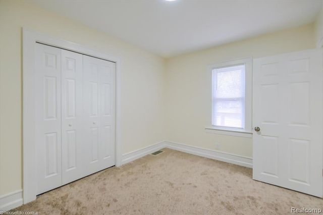 2127 Kenneth Street, Burton, MI 48529