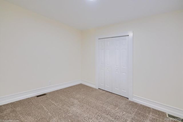 2127 Kenneth Street, Burton, MI 48529