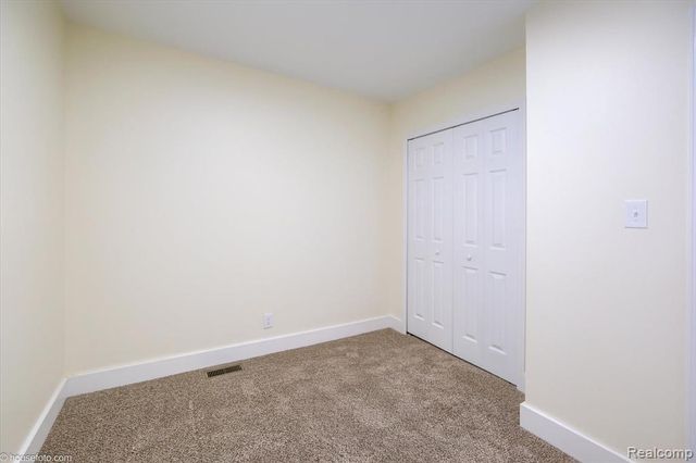 2127 Kenneth Street, Burton, MI 48529