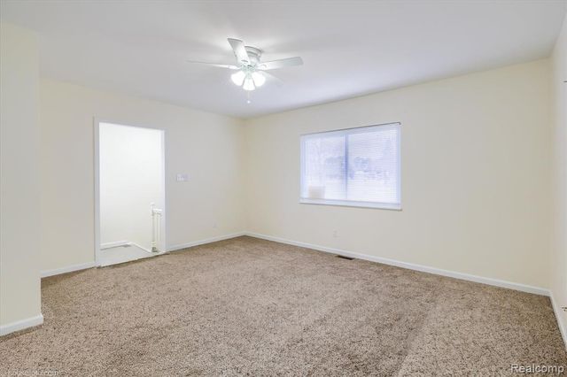 2127 Kenneth Street, Burton, MI 48529