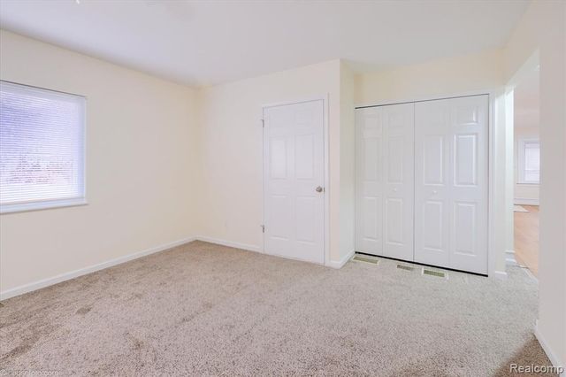 2127 Kenneth Street, Burton, MI 48529
