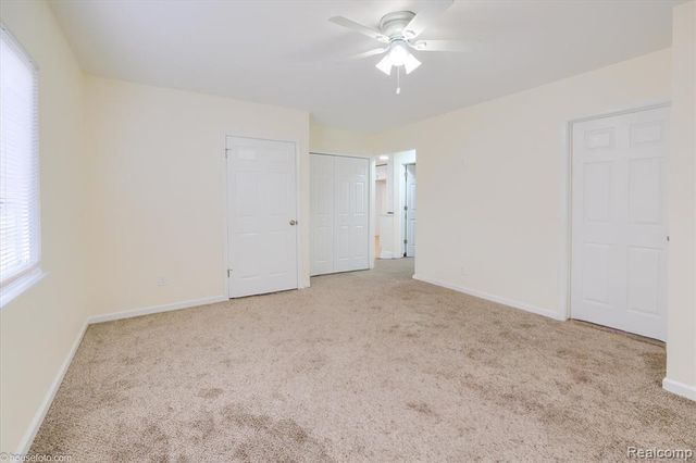 2127 Kenneth Street, Burton, MI 48529