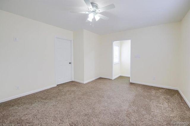 2127 Kenneth Street, Burton, MI 48529
